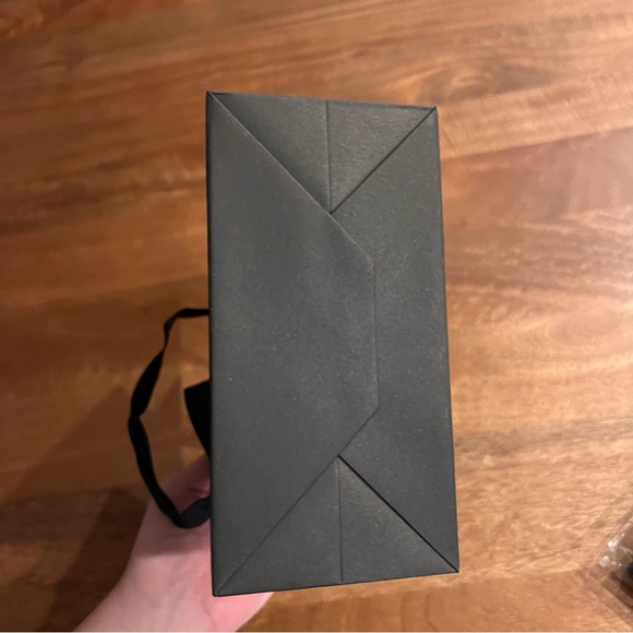 Small Black Chic Gift Bags Set of 8 (6.3"x3.2"x8.5") - Picture 3 of 5